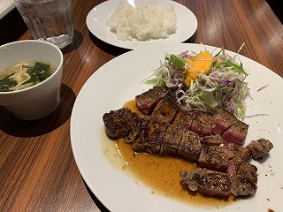 キャトルラパン北梅田(中津) ステーキランチ